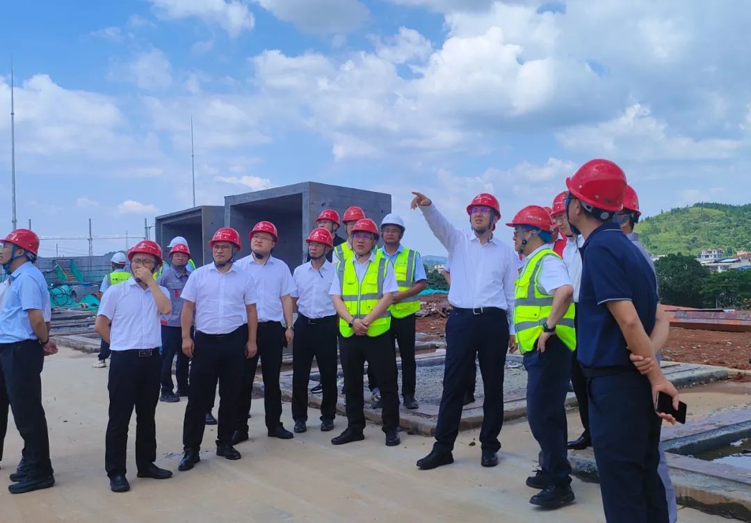 卓晓军赴柿竹园和黄沙坪项目调研慰问并开展安全检查